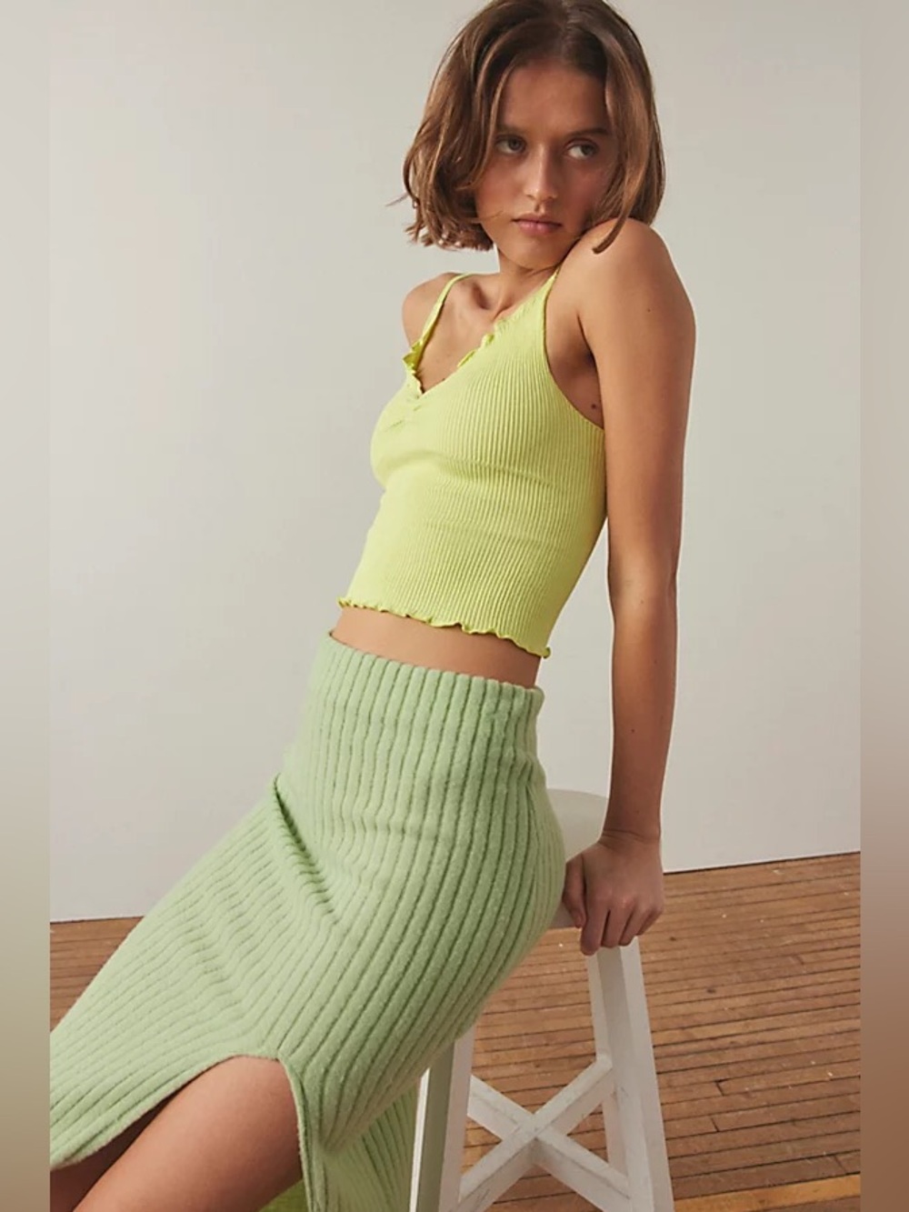 NWT OUT FROM UNDER Aurelia Seamless cropped cami in lime✨